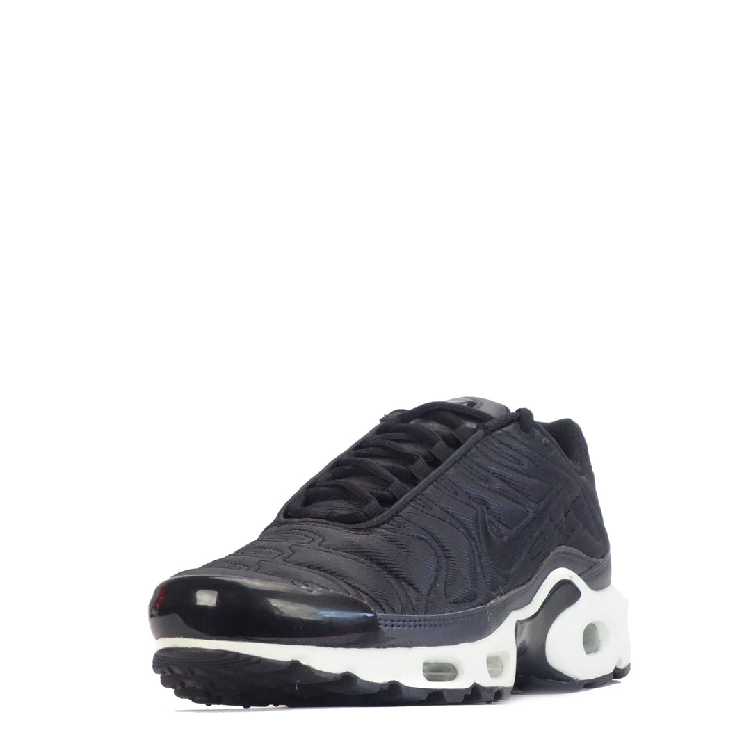 Women air max plus black hotsell